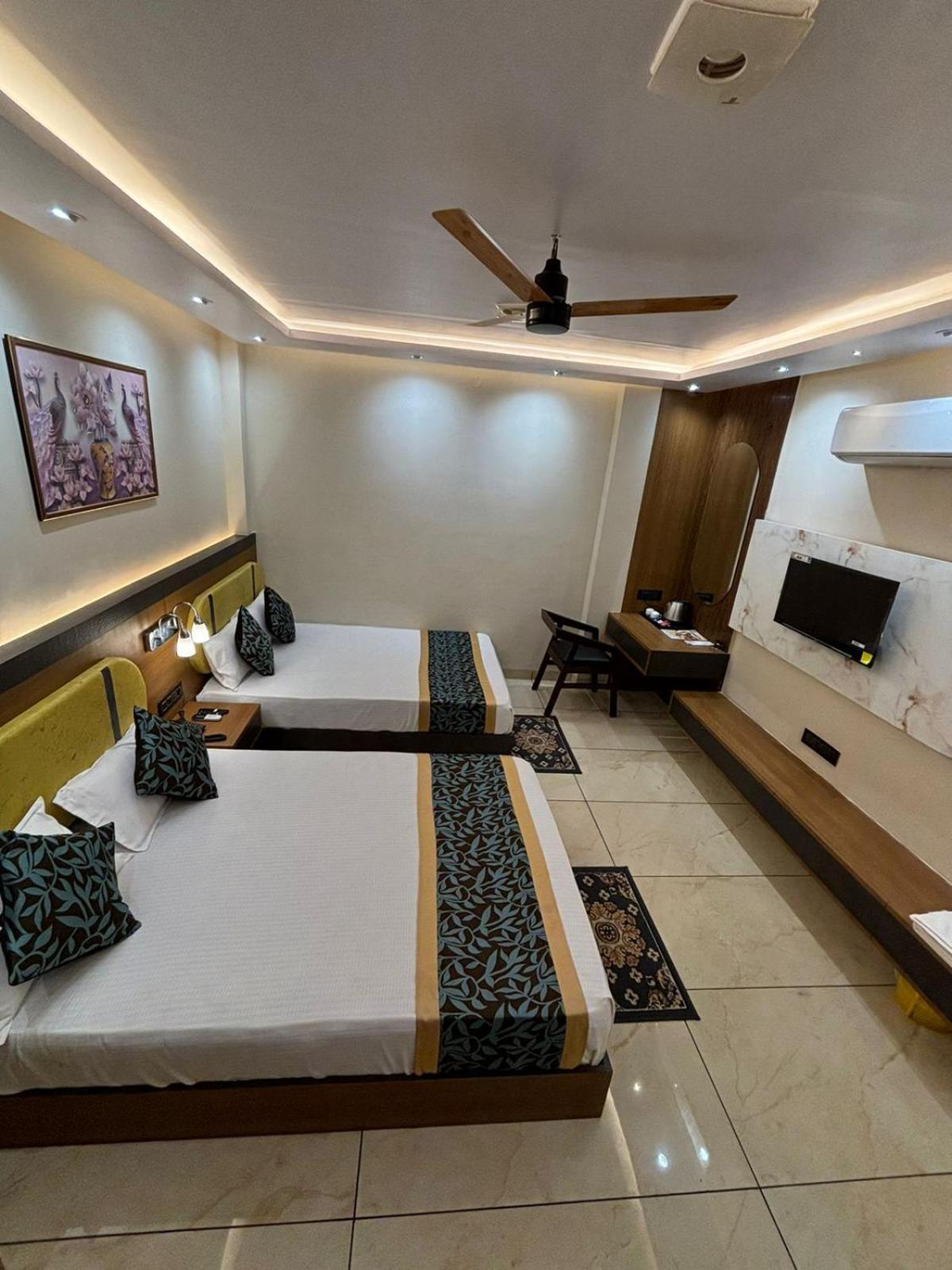 Hotel Shakuntla Palace - 400 Meters Away From Vishnu Pad Temple 7 Mins Walk Gaya Eksteriør bilde