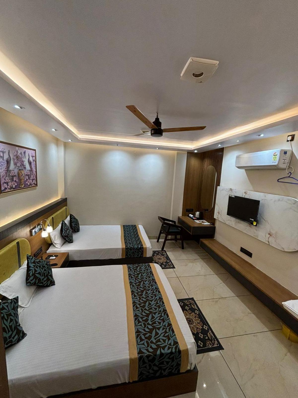 Hotel Shakuntla Palace - 400 Meters Away From Vishnu Pad Temple 7 Mins Walk Gaya Eksteriør bilde